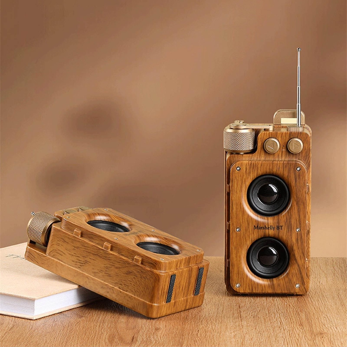 мали преносиви ретро старински дрвени радио